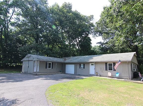 2nd image of 104 Noel Dr