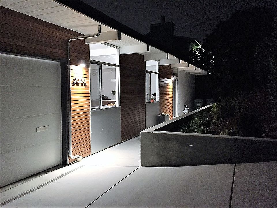 2nd image of 2025 Tapscott Ave