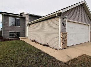3915 34th St S, Fargo, ND 58104