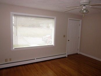 5th image of 122 Humbert St