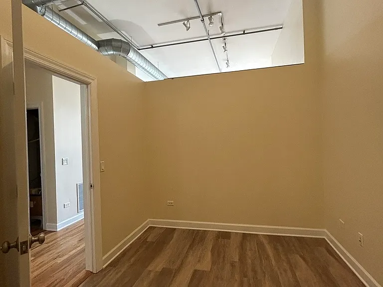 W Superior St — Photo 15