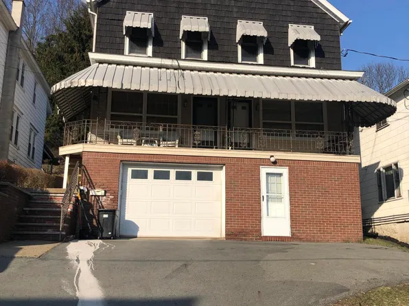 22 Owego St, Simpson, PA 18407