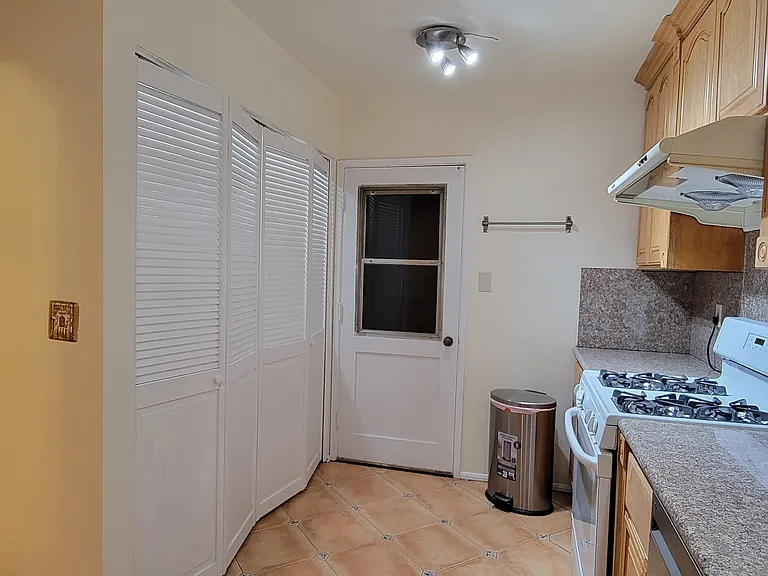 1004 S Cordova St #1 — Photo 23