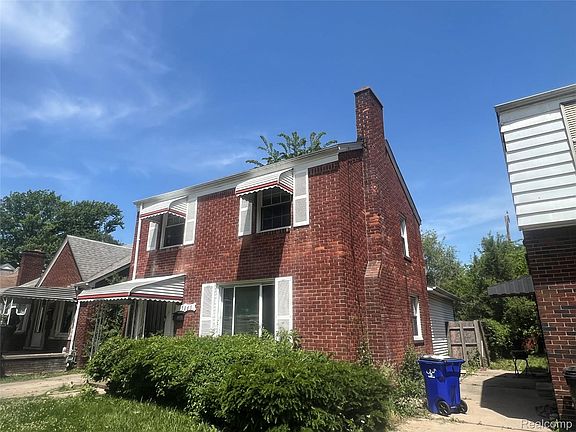 3rd image of 15865 Collingham Dr