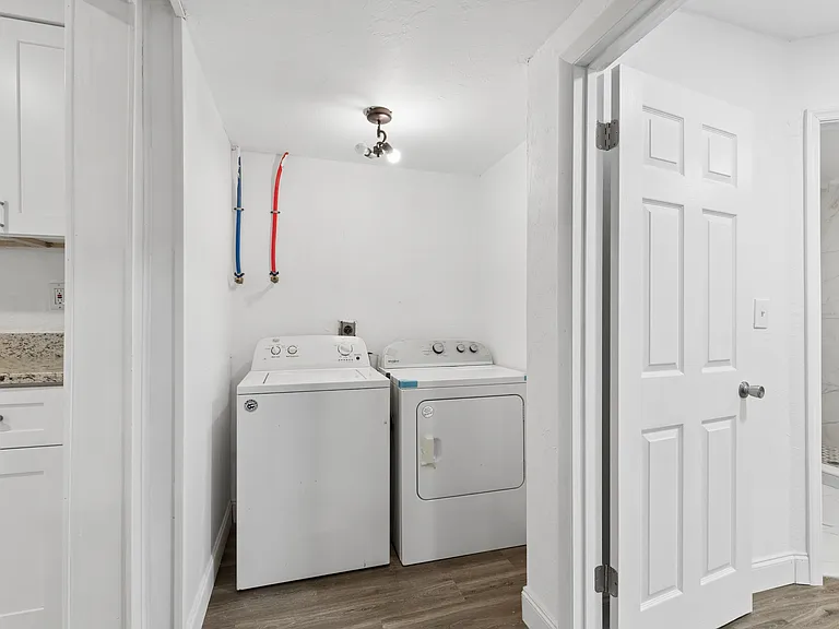 220 NW 33rd Ave — Photo 23