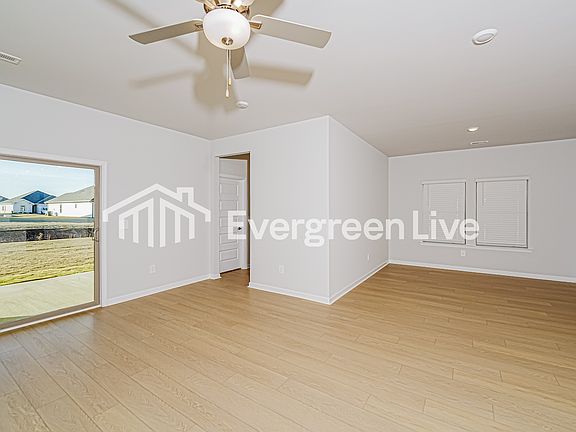 5th image of 104 Chain Bridge Cir