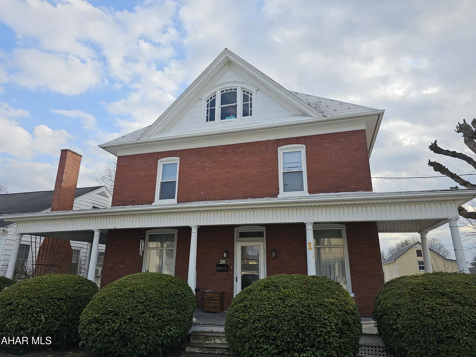 200 Woodlawn Ave photo 1