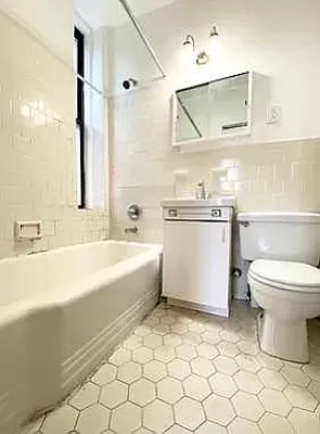 Rented by Compass | media 25