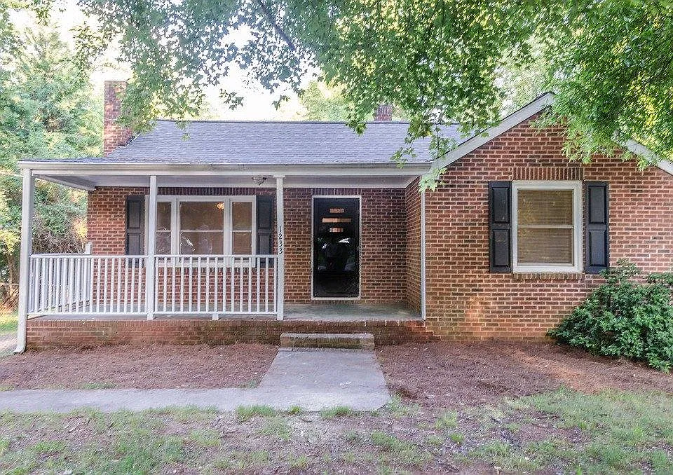 1233 Cheshire Ave