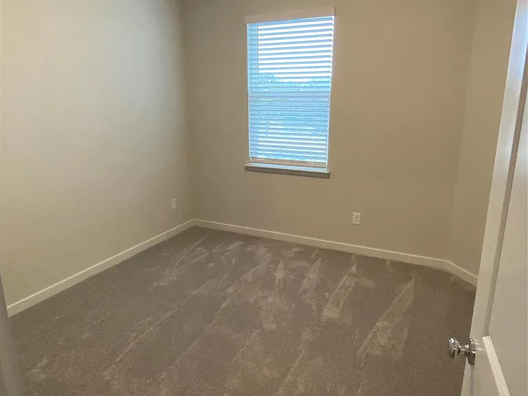 605 W South St #21 — Photo 17
