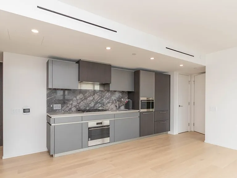889 Pacific St #2001 — Photo 13