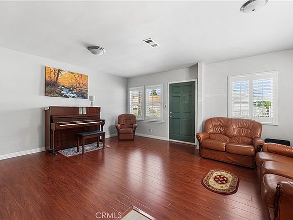 5th image of 353 S Willard Ave