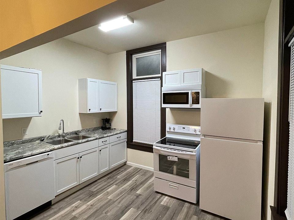 200 Jackson St Kingwood WV Zillow