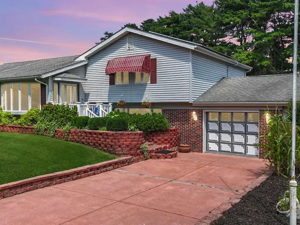 4 E Curran Dr, Absecon, NJ 08201