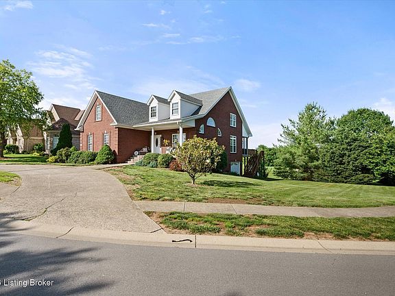 3rd image of 600 Ashbourne Dr