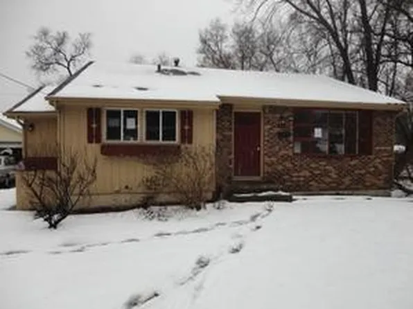 425 N Van Buren St, Dundee, IL 60118