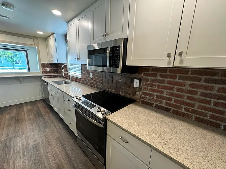 302 N 5th Ave — Photo 18