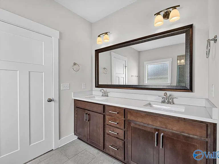 100 Bartram Way — Photo 32