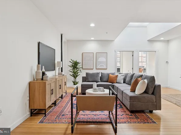 209 Cuthbert St APT 104, Philadelphia, PA 19106