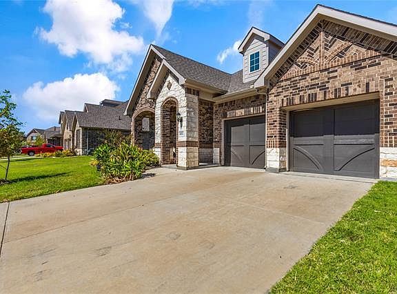 3rd image of 4511 Morning Glory Ln