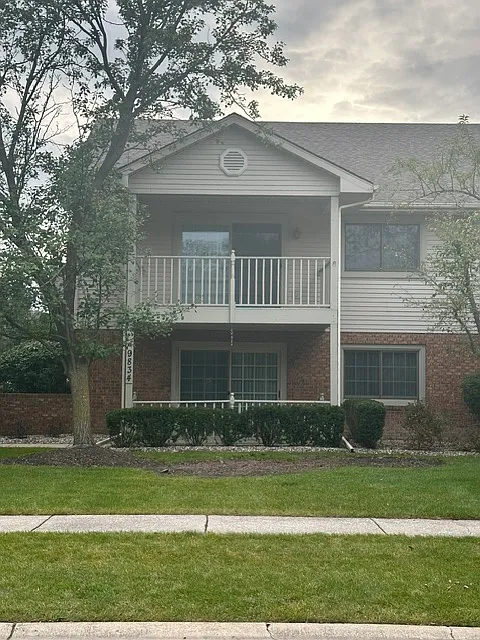 2 bed, 1350 sqft, $1,800 — Photo 2