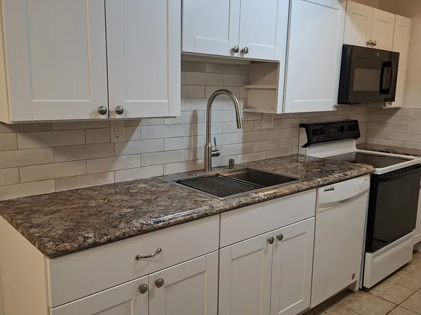 1218 Middle Tpke W APT A, Manchester, CT 06040