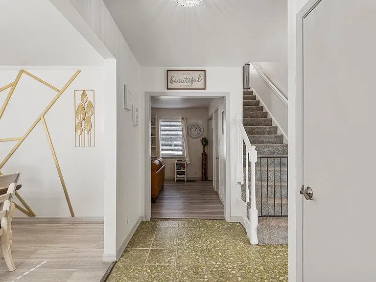 E 63rd Pl — Photo 30