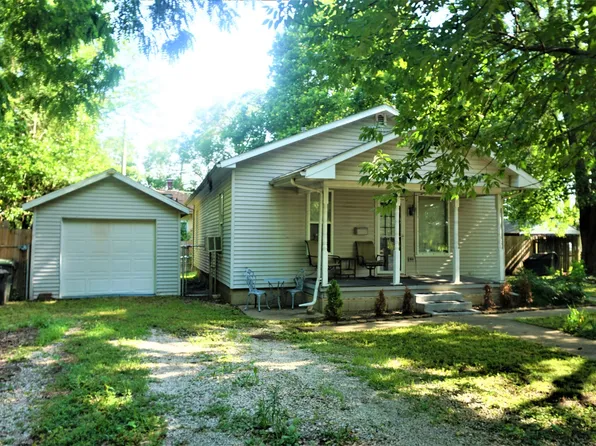 1404 Stout Dr, Urbana, IL 61802