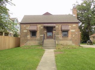 33 Clay Ave, Highwood, IL 60040