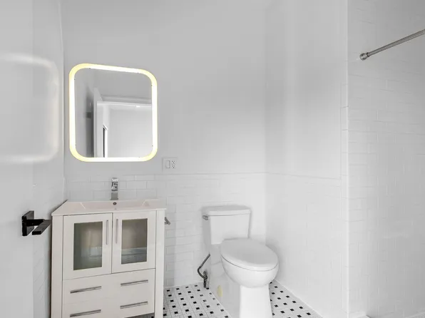 257 Throop Avenue image 9 of 10