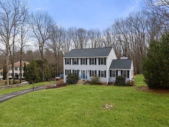 3rd image of 16 Brooke Haven Dr