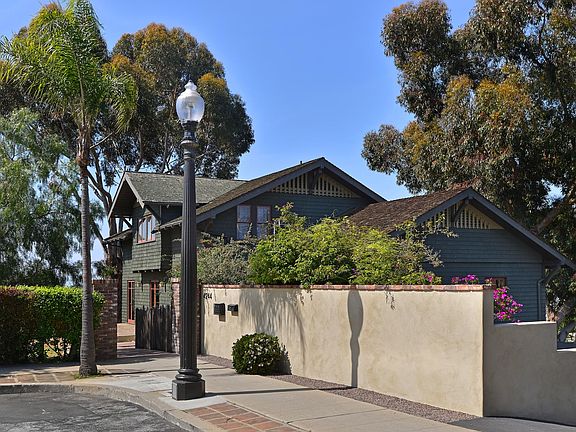 3rd image of 4244 Ampudia St