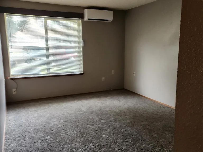200 E 2nd St #104 — Photo 3
