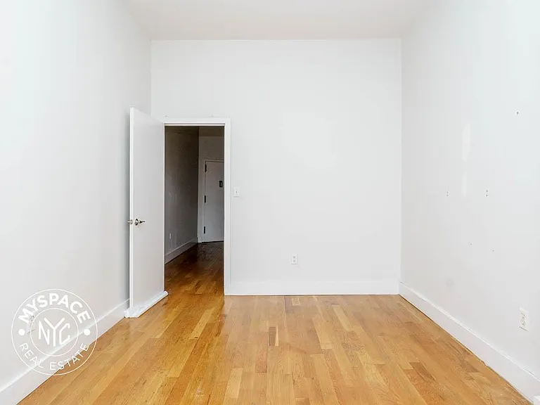 828 Halsey St #2B — Photo 6