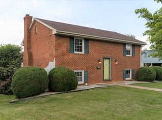 945 Dogwood Cir, Waynesboro, VA 22980