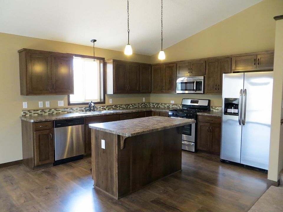 2nd image of 1878 139th Ave NW