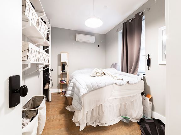 4th image of 806 Saint Johns Pl #5F