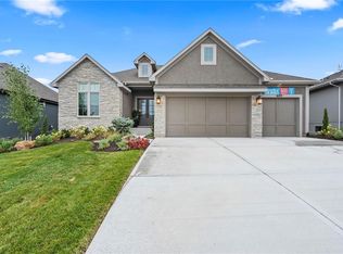 8193 Valley Rd, Lenexa, KS 66220