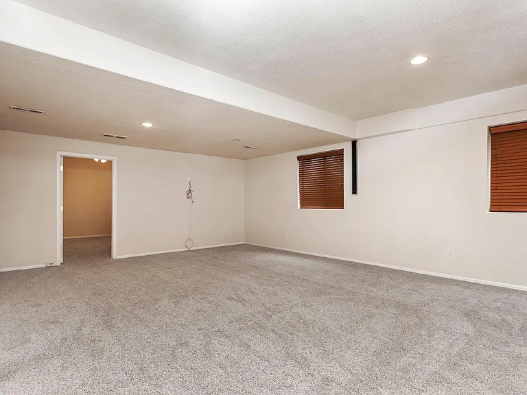 15898 James Gate Pl — Photo 31