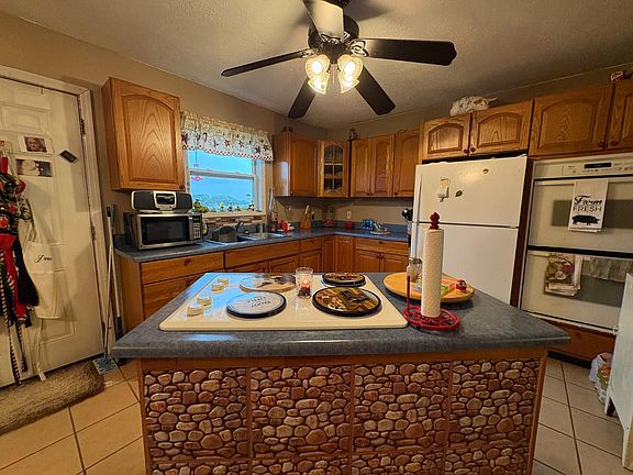 3rd image of 4510 Vineyard Rd