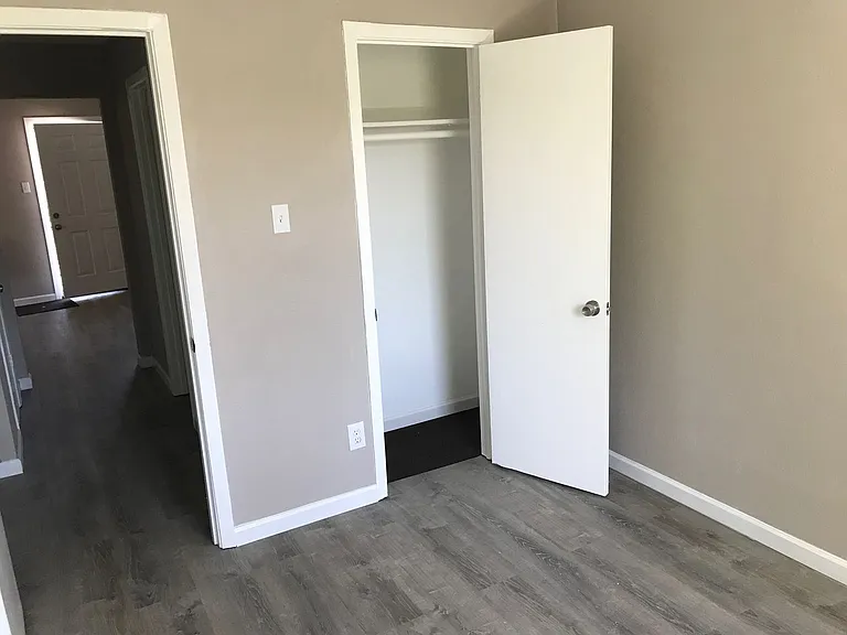 940 E Hattie St — Photo 8
