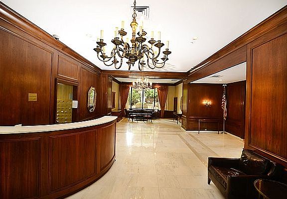 4th image of 200 E 72nd St APT 33-A