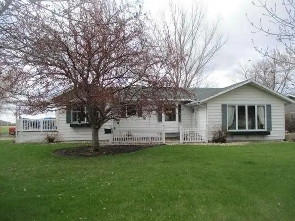 719 5th St SE, Mayville, ND 58257