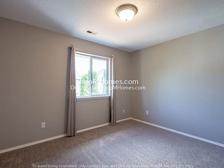 7561 SW Thornton Dr — Photo 16