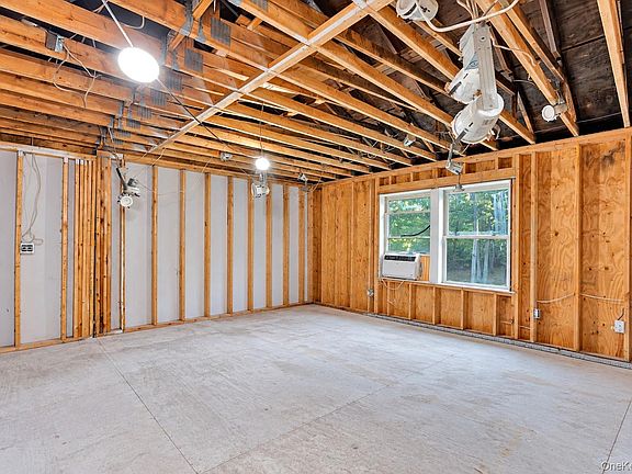 5th image of 260 Deforest Road N