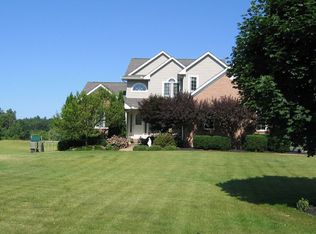 9820 Timothy Ln, South Lyon, MI