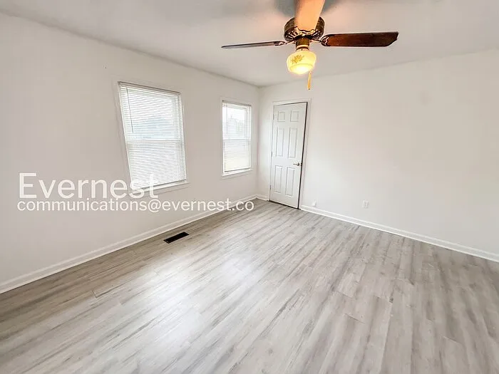 426 Buckingham Cir — Photo 14