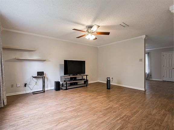 5th image of 14350 Holly Berry Cir