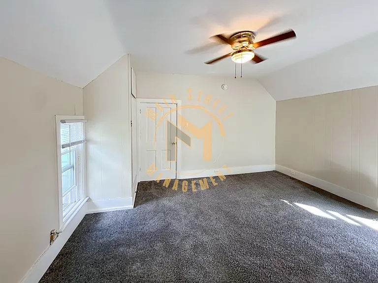 424 Dixon St — Photo 8