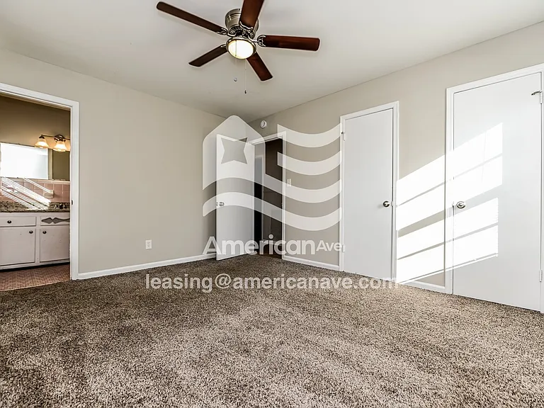 435964_008_wm_-_main_bedroom_13448447.jpg